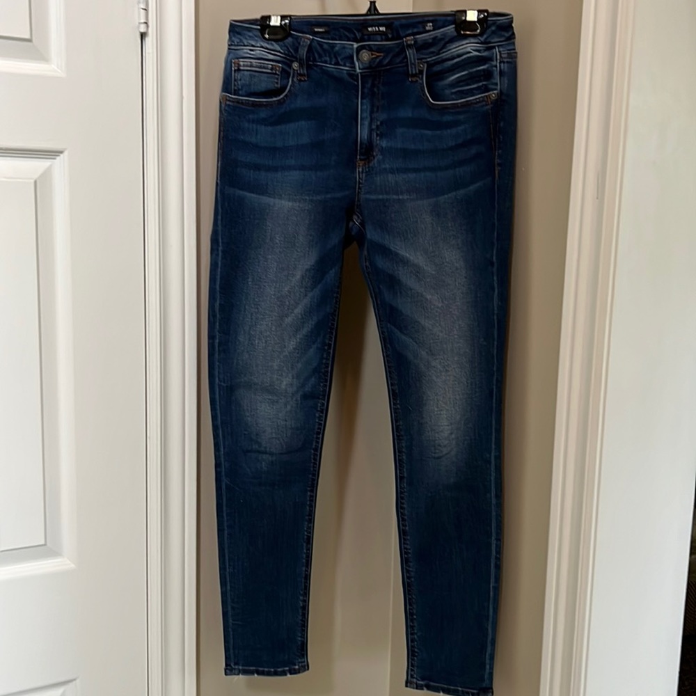 Skinny blue jeans